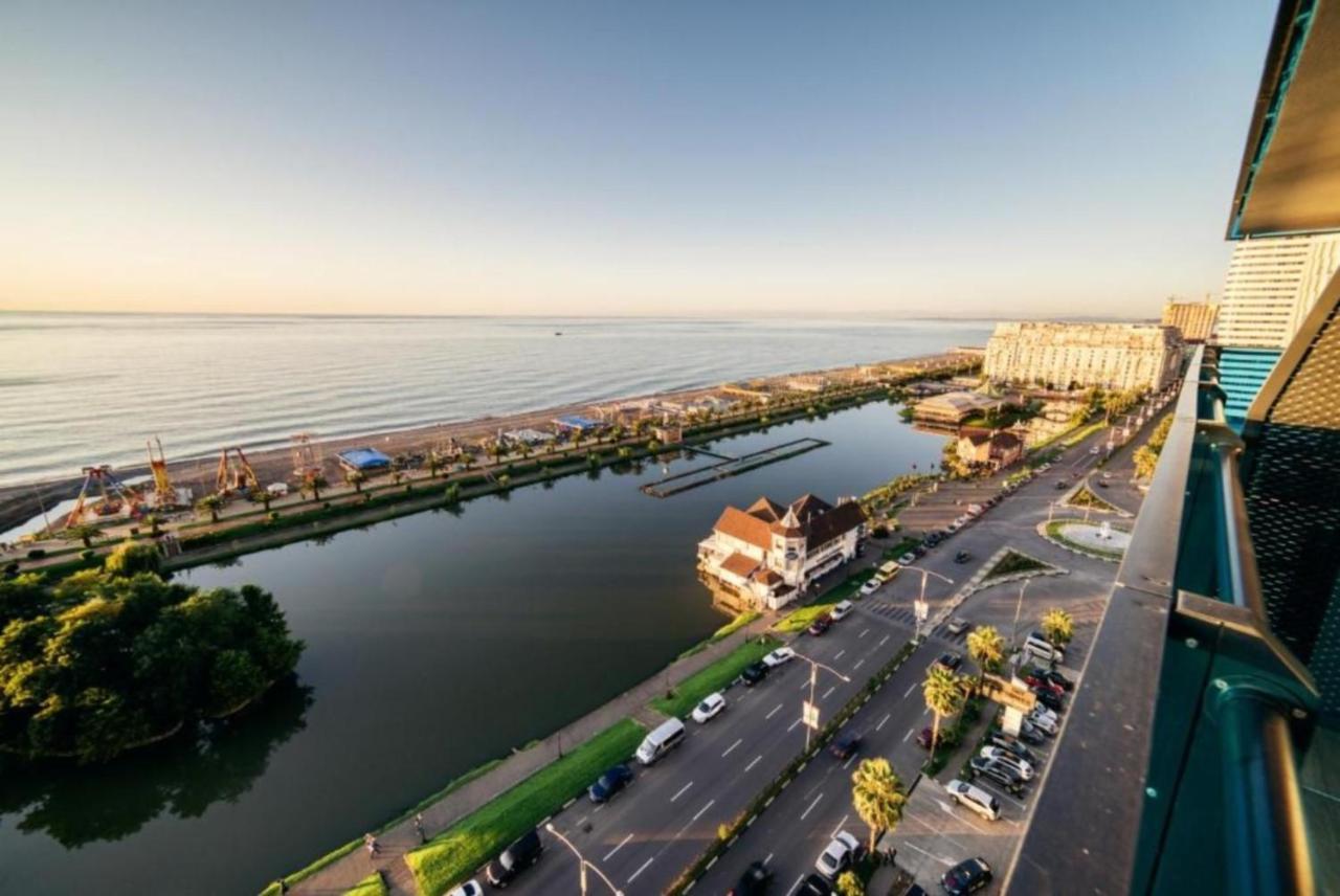 Orbi City Twins Tower Batumi Exterior photo