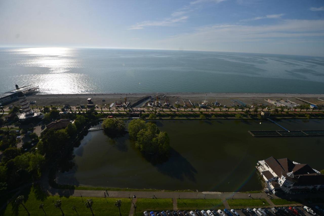 Orbi City Twins Tower Batumi Exterior photo