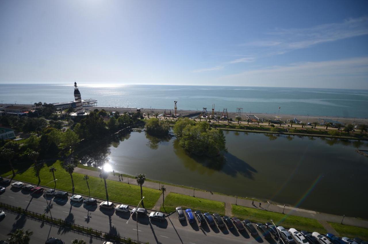 Orbi City Twins Tower Batumi Exterior photo